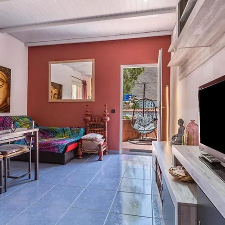 Kikiki House Apartamento Rosso *